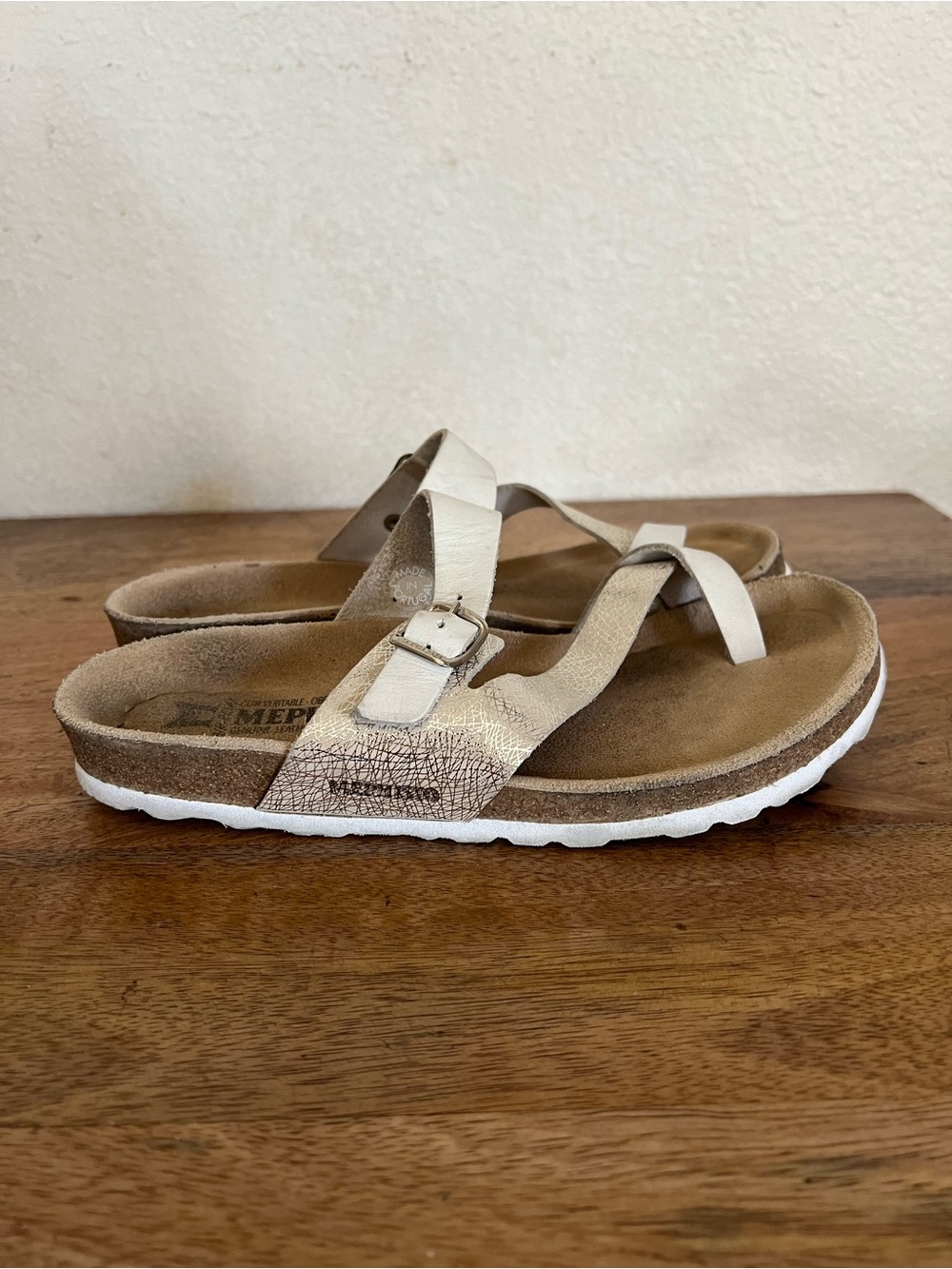 Mephisto Nalia White /Silver Comfort Sandal Women's size 38